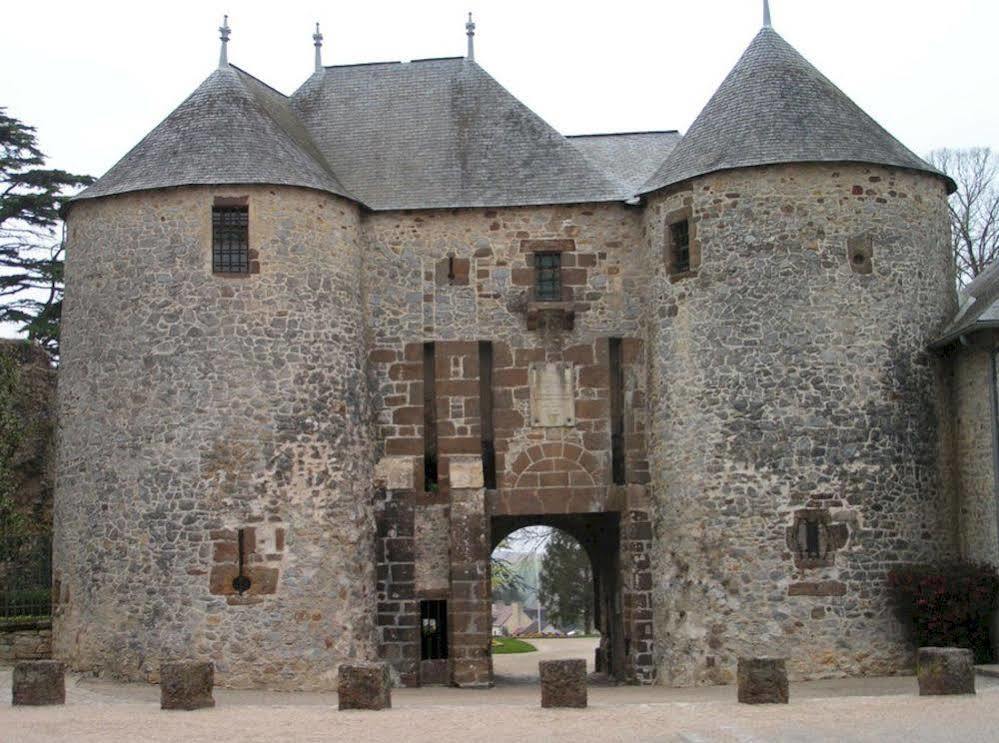 Hotel Ronsin Fresnay-sur-Sarthe Exterior foto